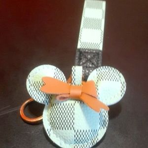 NWOT MICKEY MOUSE HEAD KEYCHAIN